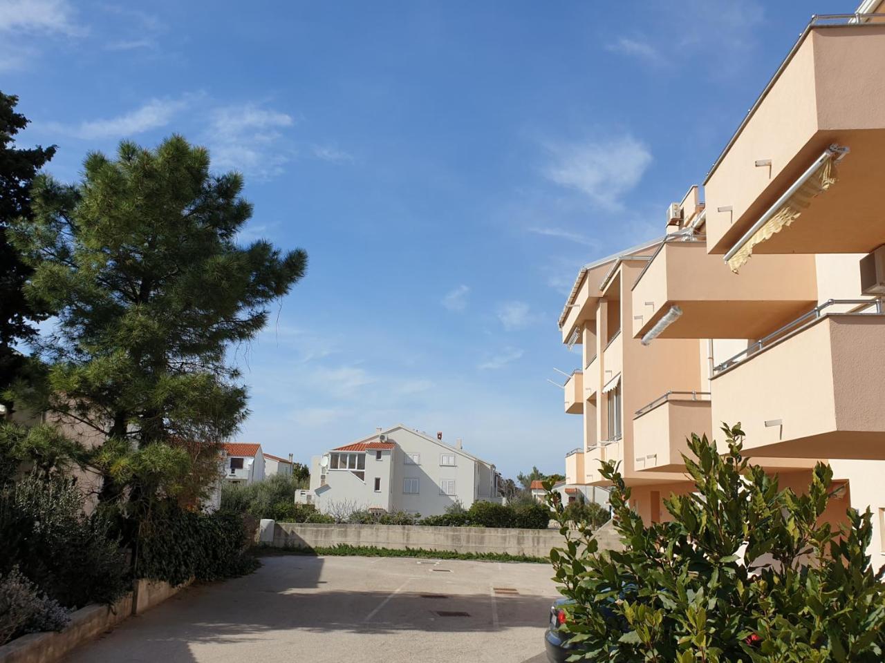 Apartment Valamar Novalja Exterior foto